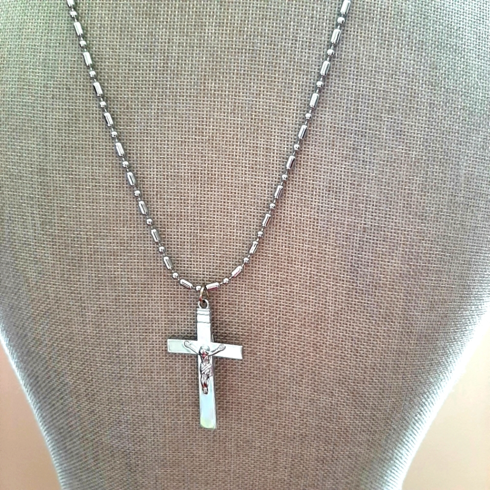 NEW Crucifix Silver  Unisex Necklace